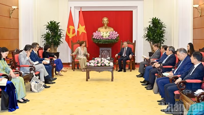 Общий вид приема в здании ЦК КПВ. Фото: Данг Кхоа