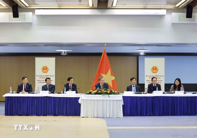 Генеральный секретарь ЦК КПВ То Лам и делегация Вьетнама. (Фото: ВИА)