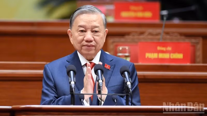 Генеральный секретарь ЦК КПВ То Лам выступает на церемонии закрытия XIV съезда КПВ. (Фото: Тхюи Нгуен)