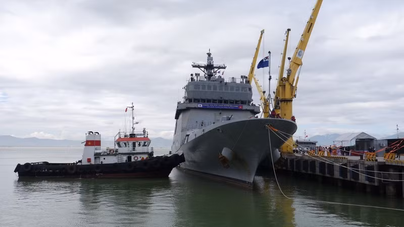 Утром 2 декабря учебный корабль ROKS Hansando Военно-морских сил Республики Корея прибыл в порт Тьенша с официальным визитом в город Дананг. (Фото: tienphong.vn)
