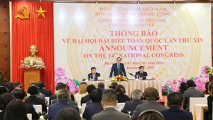 Секретарь ЦК КПВ, Министр иностранных дел Ле Хоай Чунг выступает на брифинге. (Фото: МИД Вьетнама)