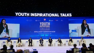 Участники ток-шоу «Интеллектуальное поколение NOW» в городе Хошимине 25 ноября. (Фото: ВИА)