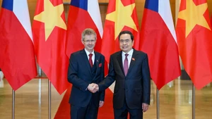 Председатель Национального собрания Вьетнама Чан Тхань Ман и Председатель Сената Парламента Чешской Республики Милош Выстрчил. (Фото: Зюи Линь)