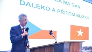 Председатель Сената Чешской Республики Милош Выстрчил выступает с речью. (Фото: ВИА)