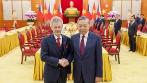 [Фото] Генеральный секретарь ЦК КПВ То Лам принял Председателя Сената Чехии