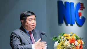 Заместитель Премьер-министра Нгуен Чи Зунг выступает на церемонии. (Фото: ВИА)