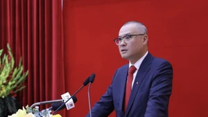 Новый Секретарь парткома провинции Футхо Фам Дай Зыонг выступил с речью при вступлении в должность. (Фото: ВИА)