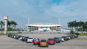 Второй год подряд VinFast возглавляет автомобильный рынок Вьетнама, установив рекорд продаж - 175 099 автомобилей в 2025 году. (Фото: ВИА)