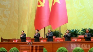 Руководители Партии и Государства на съезде.