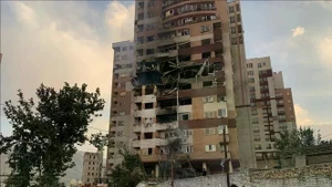 Здание в Тегеране, Иран, поврежденное в результате израильского авиаудара 13 июня 2025 года. (Фото: AA/ВИА)