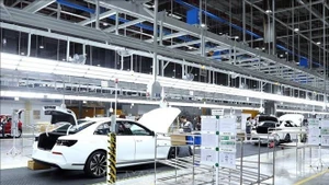 На сборочной линии VinFast. (Фото: ВИА)