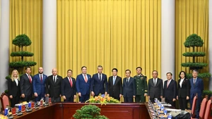 [Фото] Президент Лыонг Кыонг принял Министра войны США Пита Хегсета