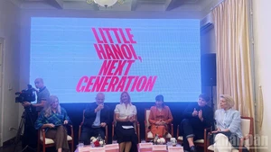Организаторы представляют фотовыставку «Little Hanoi: Следующее поколение».