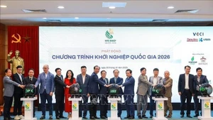 Делегаты дают старт Национальной программе инновационного стартапа 2026 года. (Фото: ВИА)