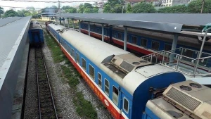 Vietnam Railways запустит дополнительные пассажирские поезда и включит дополнительные вагоны в составы действующих рейсов для удовлетворения растущего спроса на поездки в период четырёхдневных новогодних праздников 2026 года с 1 по 4 января. (Фото: ВИА)