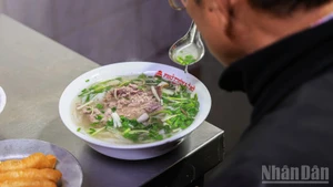 Вьетнамская кухня заняла 2-е место в мире по лучшим блюдам из лапши по версии TasteAtlas. (Фото: Ха Нам)