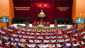 [Фото] Открытие 15-го пленума Центрального комитета Коммунистической партии Вьетнама XIII созыва