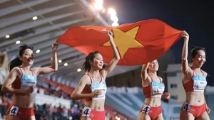 Хоанг Тхи Минь Хань, Ле Тхи Тует Май, Нгуен Тхи Ханг и Нгуен Тхи Нгок показали выдающееся выступление и завоевали золотую медаль в женской эстафете 4х400 м. (Фото: ВИA)
