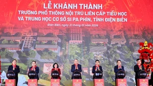 [Фото] Генеральный секретарь ЦК КПВ принял участие в церемонии открытия межуровневой школы-интерната Шипафин