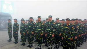 После 3 месяцев упорных тренировок на родине сегодня 120 офицеров и солдат Лаоса готовы принять участие в параде по случаю Национального дня 2 сентября этого года в Ханое.