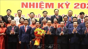 Участники съезда позируют для совместной фотографии. (Фото: ВИА)