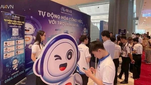 Искусственный интеллект и робототехника должны развиваться в направлении, приносящем практическую пользу сельскому хозяйству, переработке пищевых продуктов и социально значимым отраслям. Фото: газета «Ханоймой». (Фото: газета «Ханоймой»)