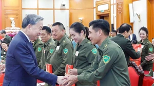 Генеральный секретарь То Лам встречается с делегатами. (Фото: ВИА)