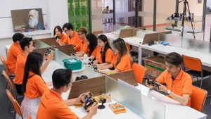 Студенты Университета FPT на учебном занятии. (Фото: Vietnam+)