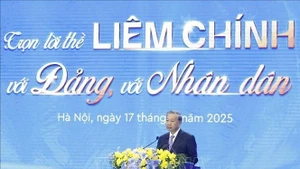 Генсекретарь То Лам выступает на церемонии, посвящённой 80-й годовщине Дня традиций инспекции Вьетнама в Ханое. (Фото: ВИА)