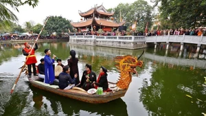 Выступление с народными песнями Куанхо. (Фото: ВИА)