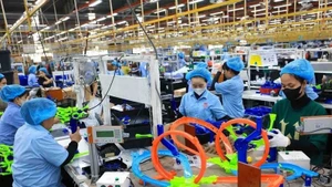 Производство игрушек на предприятии с инвестициями из Гонконга. (Фото: ВИА)