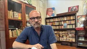 Марсело Родригес, заведующий Отделом международных связей ЦК Коммунистической партии Аргентины, даёт интервью корреспонденту ВИА в Буэнос-Айресе. (Фото: ВИА)