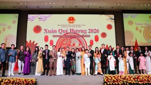 Вьетнамская диаспора в разных странах отмечает Тэт Бинь Нго