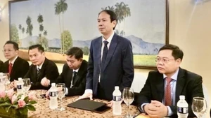 Глава делегации Нгуен Тхань Тунг подтвердил приверженность продолжению поддержки Кубы в сфере полиграфии и книгоиздания. (Фото: ВИА)