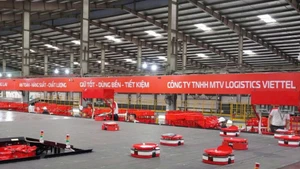 Система автономных роботов Viettel Post получила золотую награду и заняла первое место в категории робототехники и автоматизации.