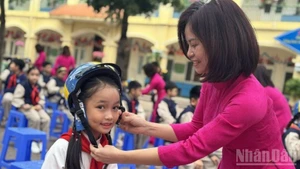 Передача послания «Шлем безопасности – Безопасность для детей». (Фото: HNV)