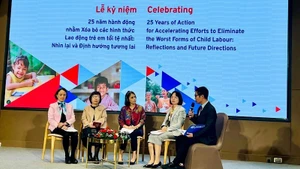 Участники дискуссии на мероприятии.