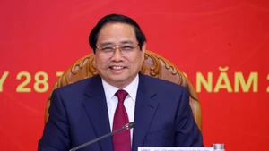 Премьер-министр Фам Минь Тьинь на рабочей встрече с Академией государственного управления и публичного администрирования. (Фото: ВИА)