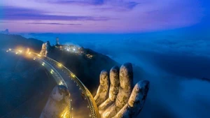 Золотой мост во Вьетнам признан одним из самых красивых мостов мира в 2026 году по версии Time Out. (Фото предоставлено Hello Vietnam)