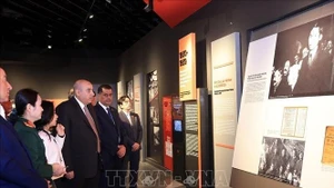 Председатель Палаты представителей Иордании посетил Военно-исторический музей Вьетнама. (Фото: ВИА)