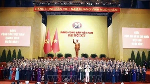 Центральный комитет Коммунистической партии Вьетнама XIV созыва представляется на Съезде. (Фото: ВИА)