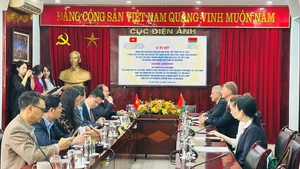 Общий вид церемонии подписания. (Фото: baovanhoa.vn)