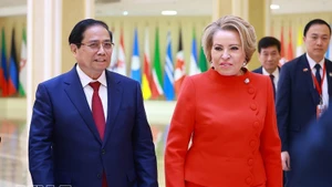 Премьер-министр Фам Минь Тьинь и Председатель Совета Федерации России Валентина Матвиенко. (Фото: ВИА)