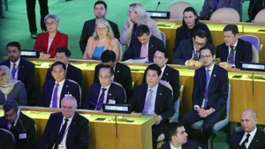 Президент Лыонг Кыонг и члены вьетнамской делегации принимают участие в заседании высокого уровня, посвященном 80-летию основания ООН. Фото: ВИА
