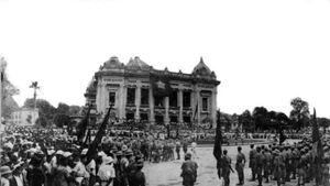 Митинг, посвященный Августовской революции в Ханое. Архивное фото: ВИА