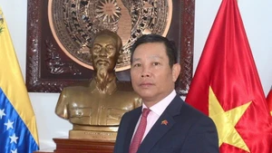 Посол Вьетнама в Венесуэле Ву Чунг Ми. 