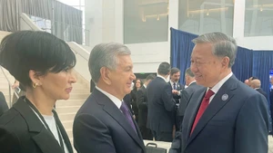 Генеральный секретарь ЦК КПВ То Лам (справа) проводит встречи с зарубежными лидерами. Фото: ВИА