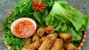 Жареные спринг-роллы. Фото: ВИА