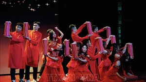 Художественный номер на фестивале. Фото: ВИА