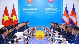 Премьер-министр Фам Минь Тьинь встретился с Премьер-министром Камбоджи Хун Манетом. Фото: ВИА